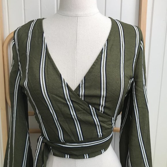 House of Sienna BNWT | Size 8 | Olive Green Long Sleeve Cropped Wrap Striped Top - Picture 2 of 9